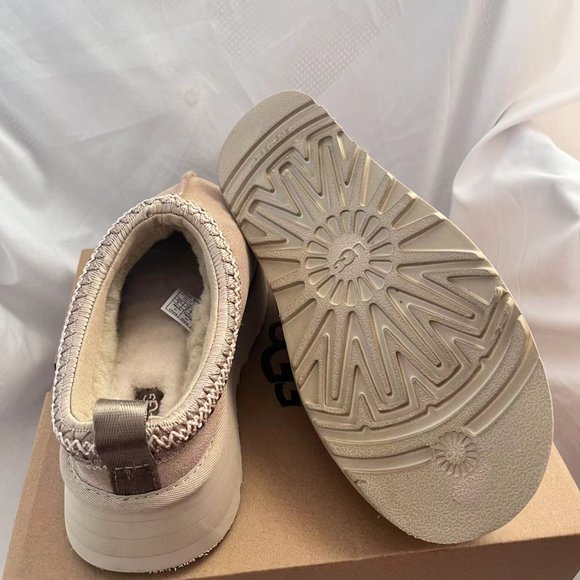 NEW UGG Women's Tasman Slippers Mustard Seed - Picture 2 of 5